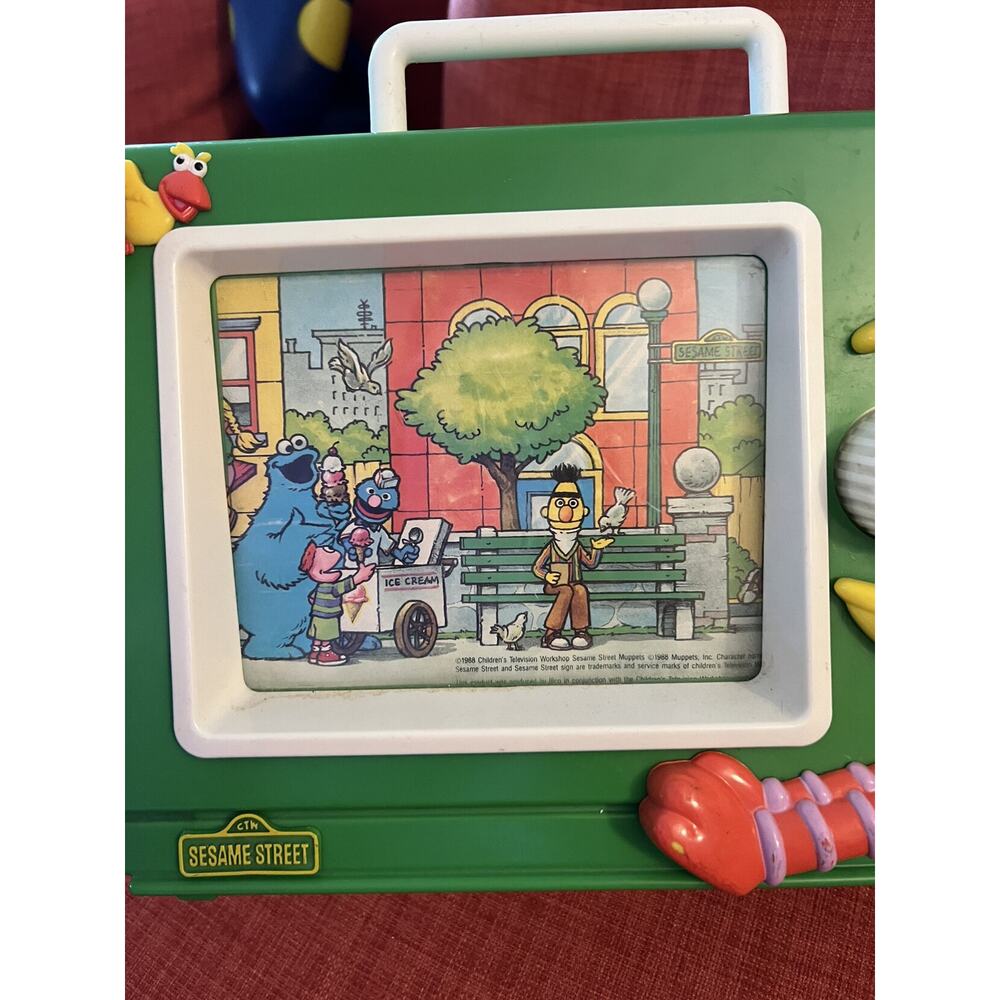 Vintage Sesame Street Musical TV Toy - Picture 3 of 6